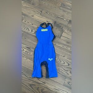 Arena Carbon Air competitive swimsuit size 30
